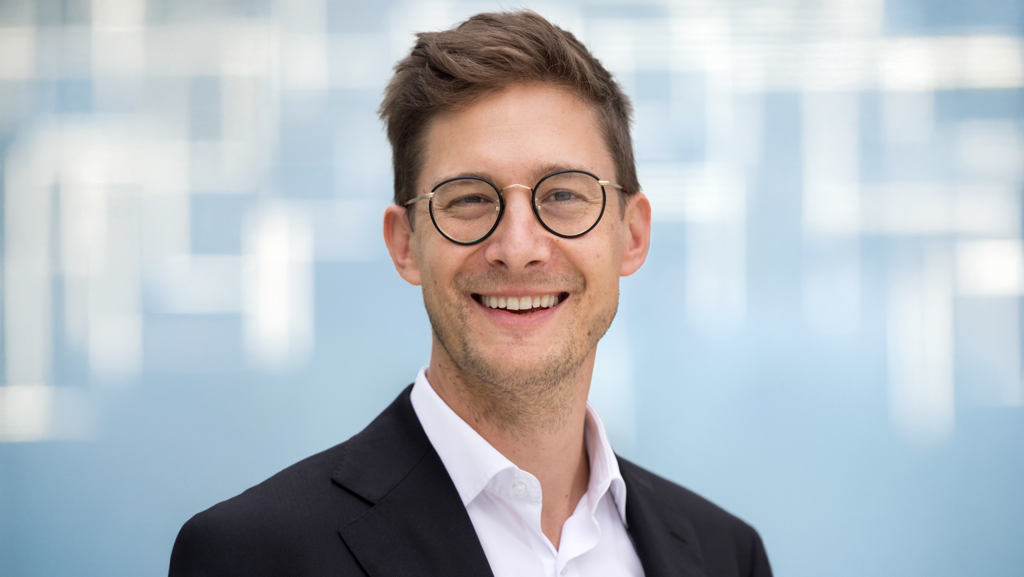 Berufung: Julian Kölbel Berufung: Julian Kölbel